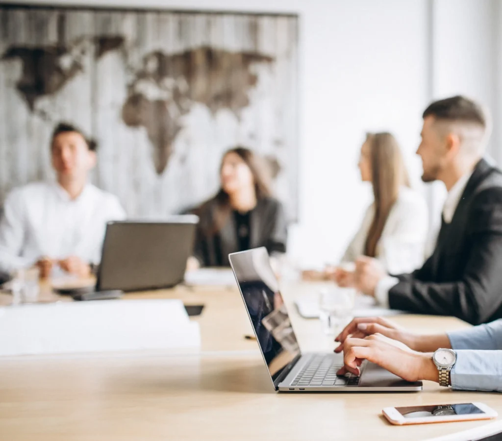 grupo de personas trabajando